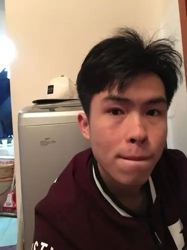 可是头发太硬,又不会弄,搞得出门必须带帽子.