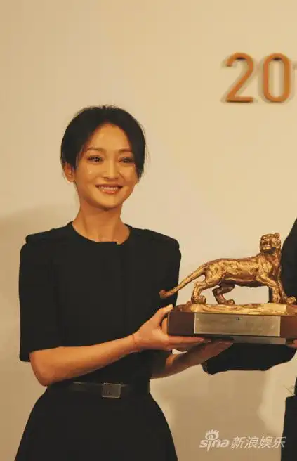 周迅获联合国环保人物最高奖 奖金将捐青海灾区