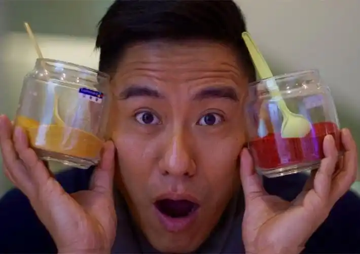 还记得《少年黄飞鸿》里的叶世轩吗,他现在长这样了!