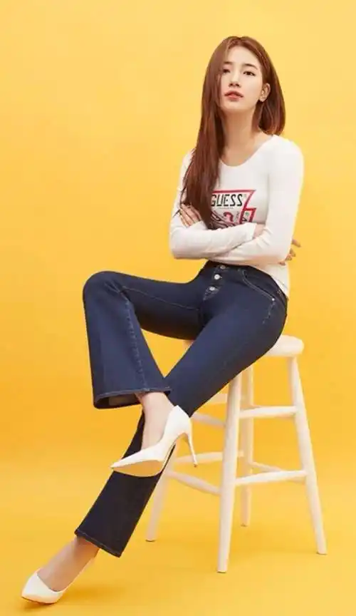 穿紧身牛仔裤秀美腿,168身高不做超模_高跟鞋_韩女星_白色