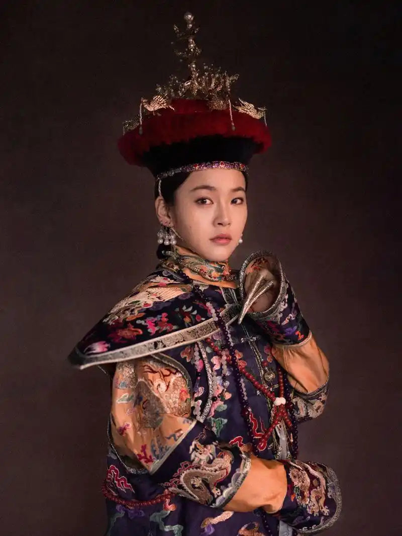 《如懿传》中斗倒令妃,最惨妃子,苦守39年无子孤独死去