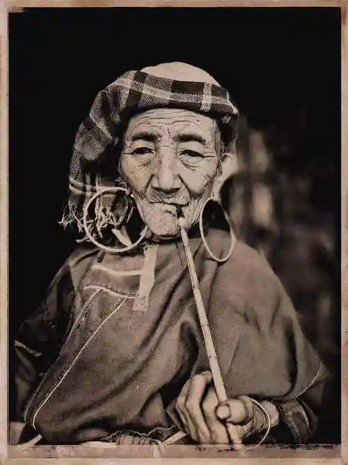 林添福作品 -《害羞的民族——拉祜族》