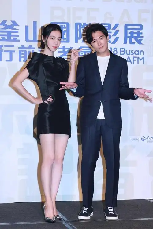 邱泽被韩粉追问行程吴慷仁狂徒打到不能呼吸