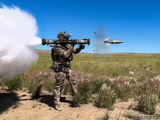 "绿色贝雷帽"重武器实弹训练 60mm迫击炮再获青睐 引信非常贵