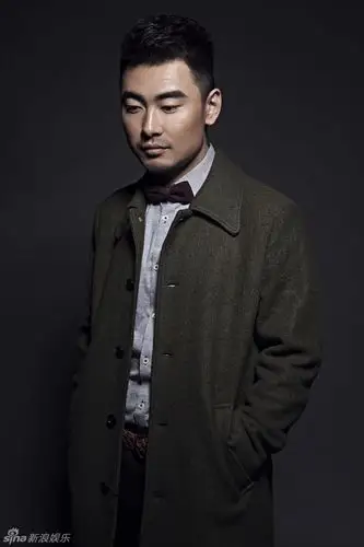 组图:齐峰曝光最新写真化身帅气轻熟男