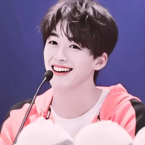 何洛洛@顾洛湘-颜值爆表头像铺-话本小说网