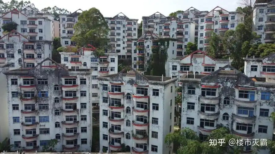 业主拿青春"陪葬",广州最大烂尾楼澳洲山庄能复活吗?