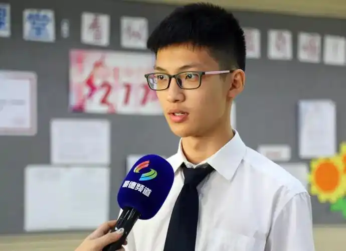 高三学子,你认真努力的样子真好看!