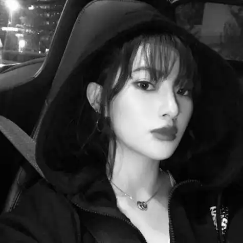 女生霸气黑白头像,人海中发光的你谁来解渴望