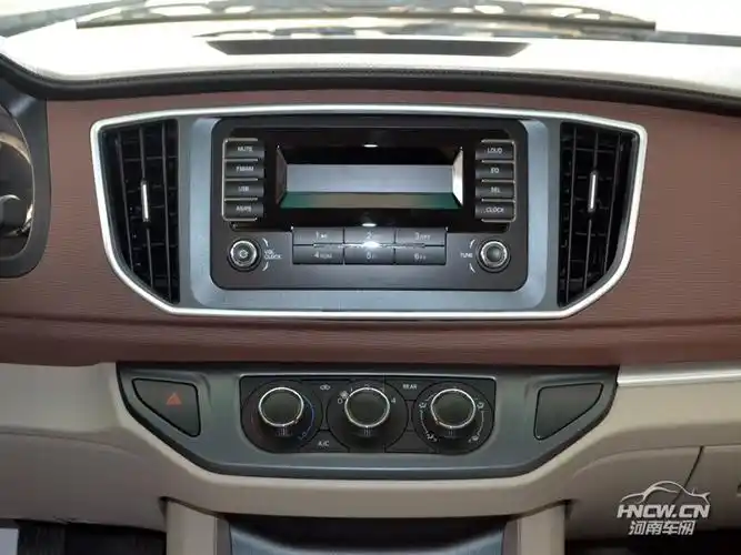 2019款 东风风行菱智m5 中控