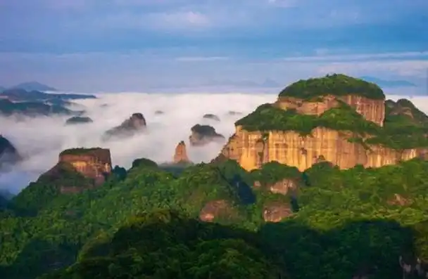 英国游客拍到广东丹霞山照片引发热议简直是大自然的馈赠