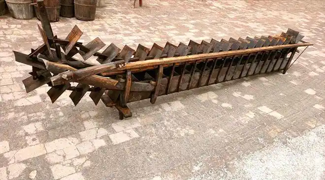 水车,如今只在农俗博物馆才能看见,但在80年代的乡村,几乎随处可见,以