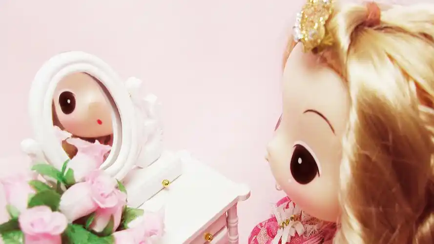 高清壁纸 可爱的迷糊娃娃超萌图片桌面壁纸高清上一张 下一张 2021年
