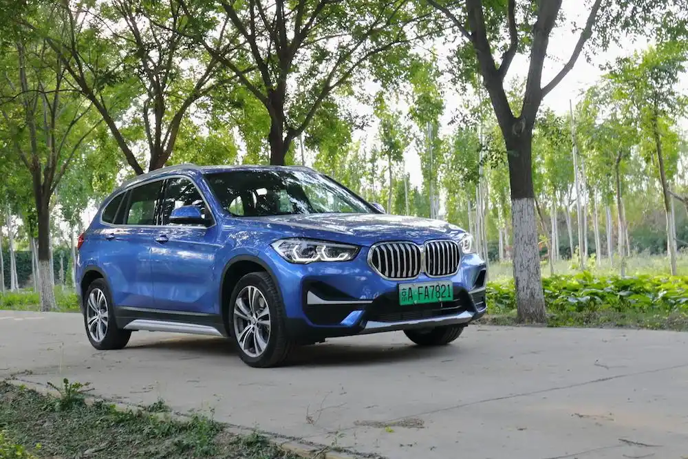 宝马x1插电式混合动力版是同级别中唯一的一款新能源车型