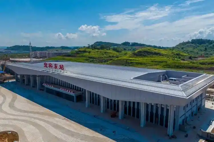 其中成都东和自贡为既有车站,新建天府,三岔湖,天府机场,资阳西,资中