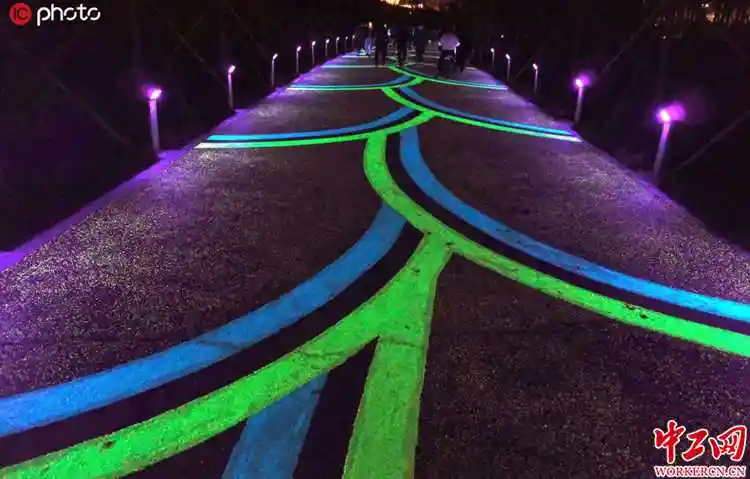 成为沈阳市最长的彩虹夜光跑道