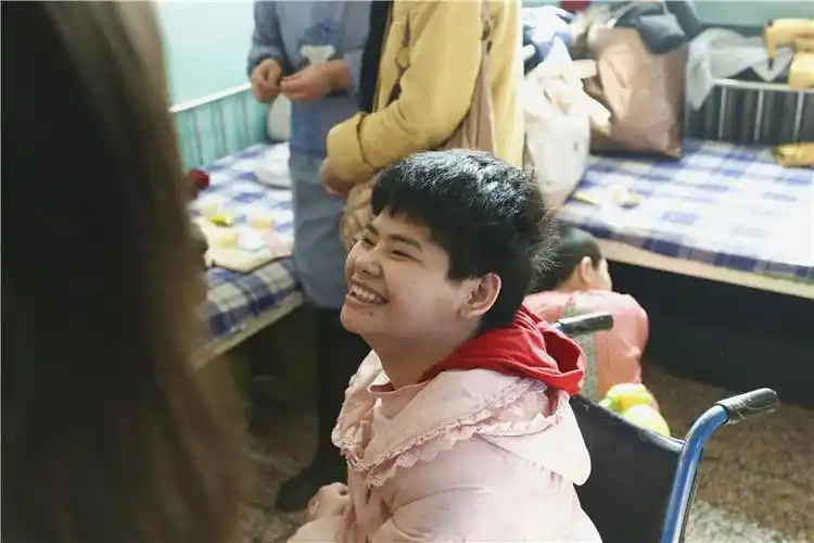 石家庄爱尔眼科医院孟凡宝总经理特意嘱咐员工购买的,当他了解到孤儿