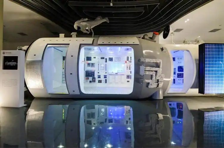 体验"飞行" 遨游"星际"梦圆新昌未来科技馆