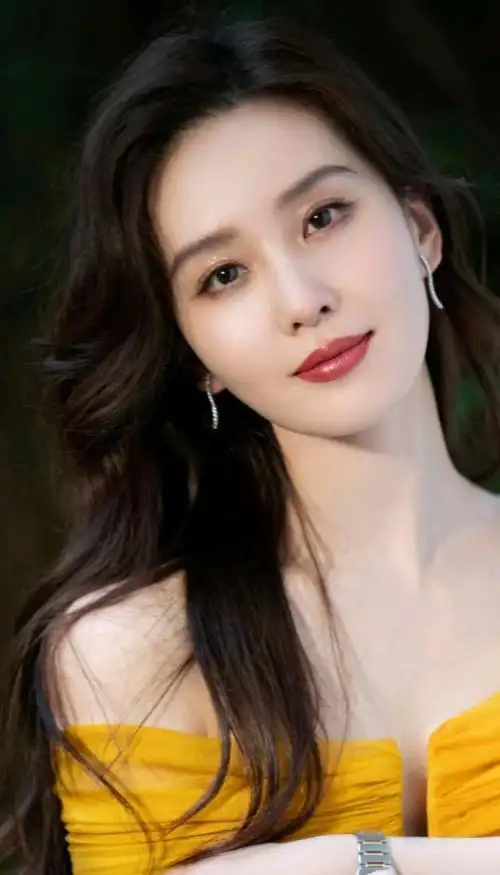 米兰时装周第二波:吴昕状态差,郭晶晶亲民,刘诗诗格外好看