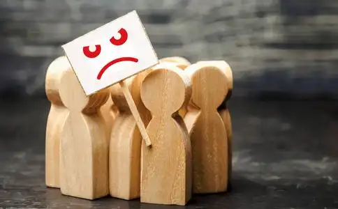 人们出去参加抗议运动.不服从和不服从.照片