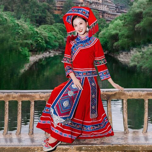 新款三月三广西壮族服饰女少数民族土家族彝族演出衣服成人舞蹈服