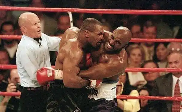 张志磊对泰森的评价令人钦佩_巅峰状态_霍利菲尔德_对手