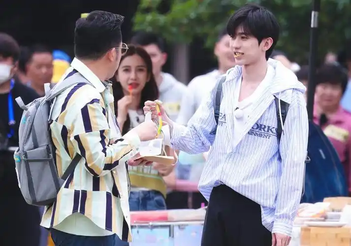 跑男9撞上极挑7一个热衷用流量一个已经没有了情怀