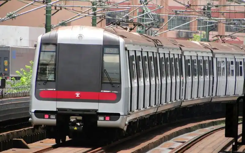 港铁港岛线m-train进出站_哔哩哔哩 (゜-゜)つロ 干杯~-bilibili