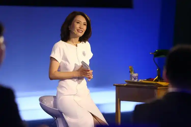 "真实电视女杰"陈晓楠告别凤凰卫视,她说转投腾讯是为了止"痒"