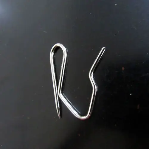 厂家供应现货 100个一袋窗帘s钩 布带s钩 韩式窗帘尖钩