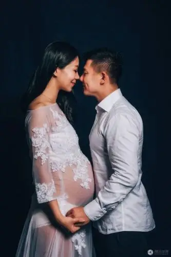 体操奥运冠军陈一冰的妻子怀孕已有数月,据悉,将在月底生产,而陈一冰