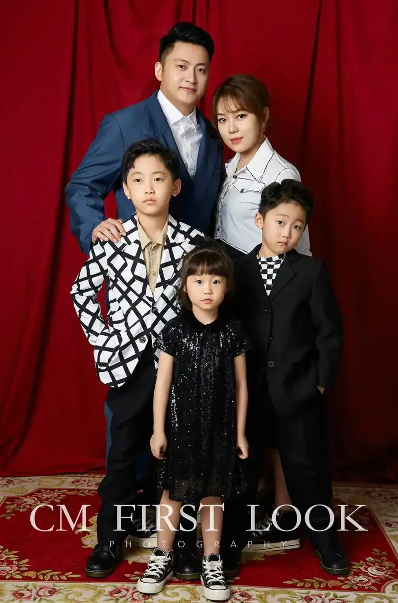 珠海亲子全家福拍摄一家五口的幸福时刻