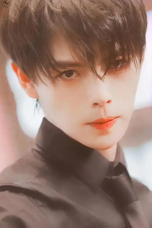 肖宇梁张起灵定妆照图楼包含100小哥图片和动图流量慎点123更新