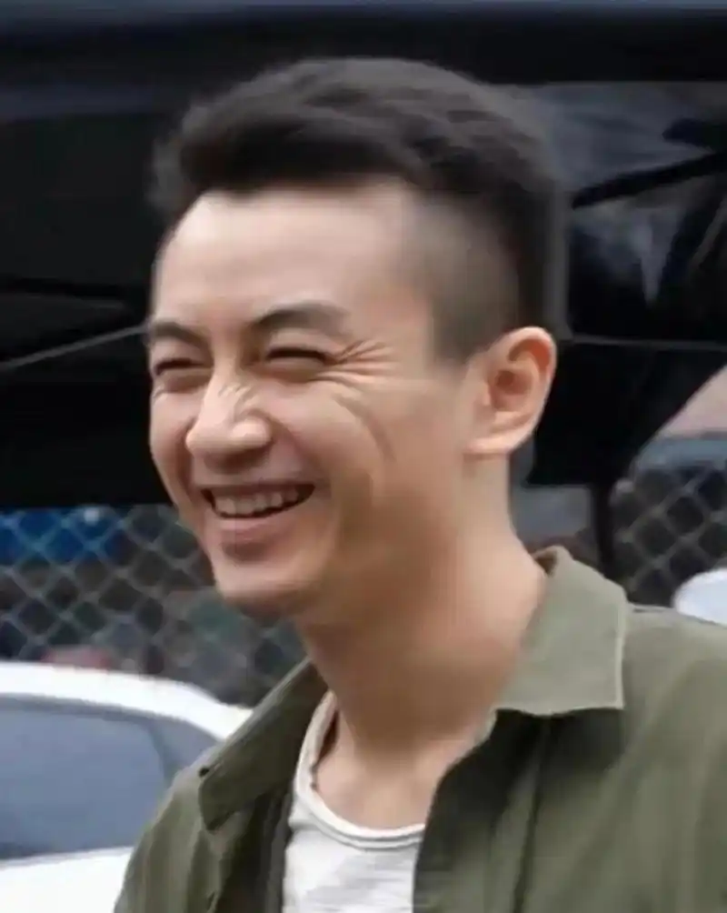 83年的陈妍希素颜 vs 87年的陈晓的素颜,陈妍希竟然比陈晓更年轻,国民