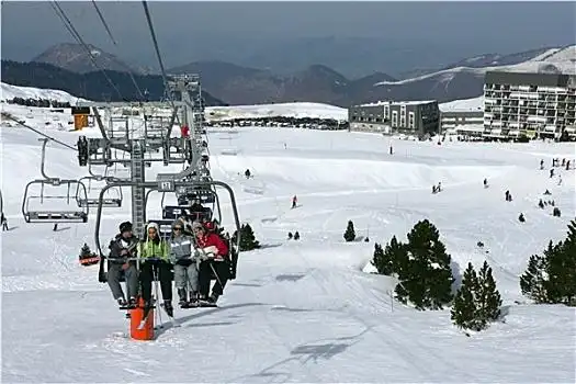 坐缆车图片_坐缆车图片大全_坐缆车图片下载