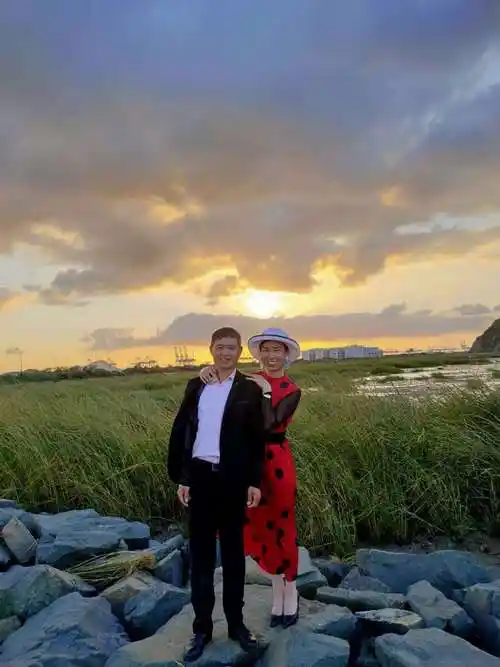 一对恩爱的80后小夫妻