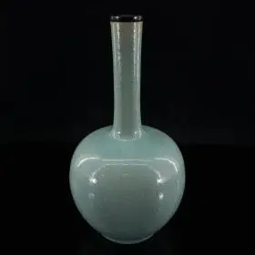 宋代汝窑黑口鹅颈瓶