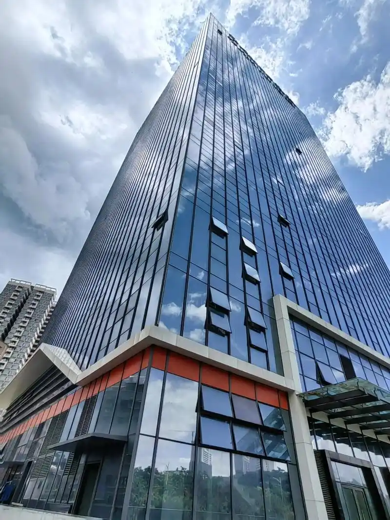 办公楼玻璃幕墙装饰好吗?办公楼,酒店,写字楼,厂房,别墅等均 - 抖音