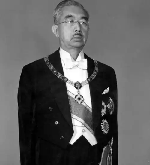 日本裕仁天皇去世请中国参加葬礼我们说了四个字让其羞愧难当