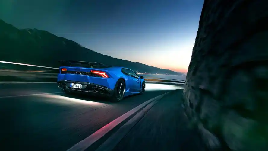 兰博基尼蓝色跑车huracan