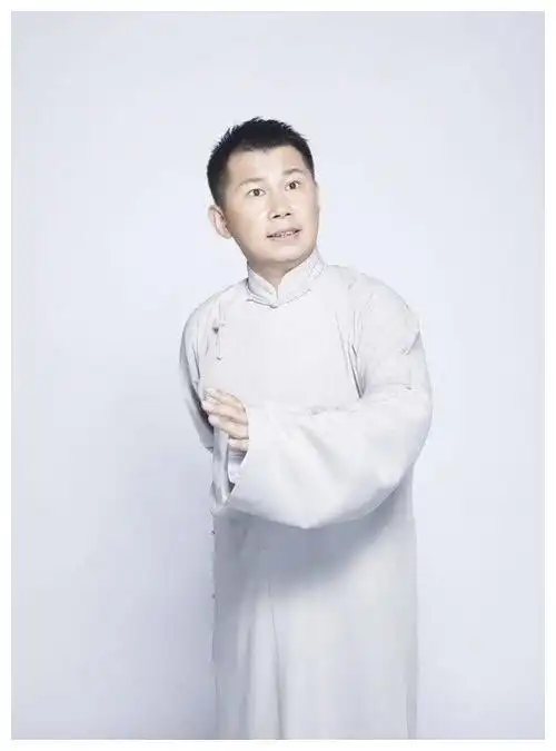 相声行业屡出事端德云社的大师兄魔咒能否被他所改变