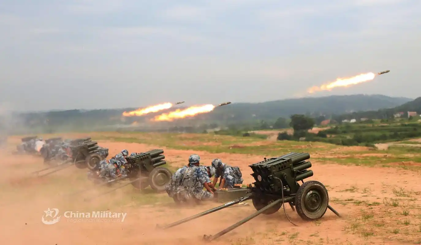 空降兵部队进行实弹训练炮火漫天太震撼 - acfun弹幕视频网 - 认真你