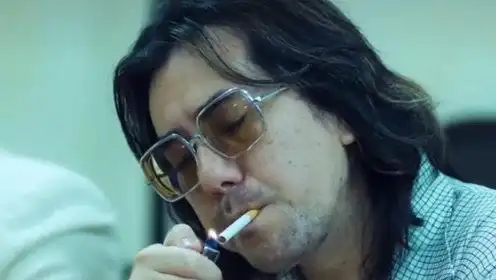 古惑仔经典人物挖鼻屎的大飞哥