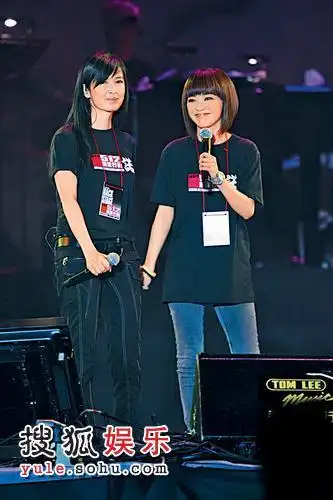 周慧敏陈慧娴合唱