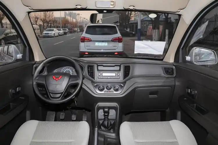 五菱宏光v内饰-轴距-发动机-易车