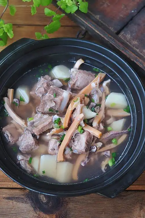 墨鱼排骨山药汤