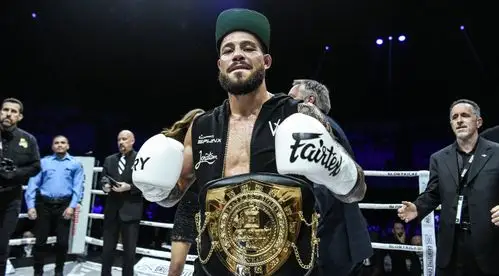 glory荣耀格斗53:塞德里克·杜姆贝vs泰拳王通猜