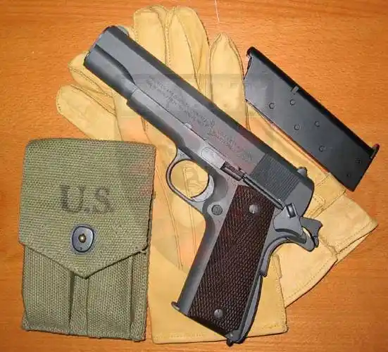 图文美国人对柯尔特m1911a1手枪恋恋不舍