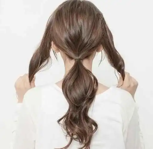 发量少怎么扎头发好看扎款低马尾就相当显气质