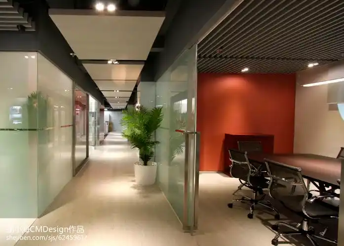 游澳集团办公室过道设计案例